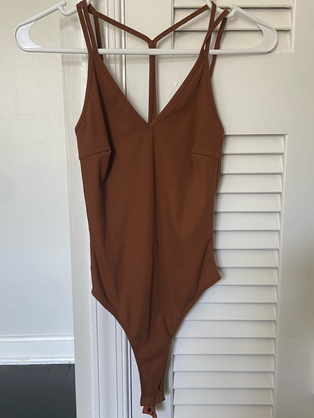 Lulu's Ribbed Strappy Bodysuit in Chestnut
